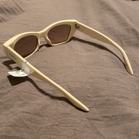 Givenchy 52mm ivory cat eye sunglasses - Picture 6 of 6